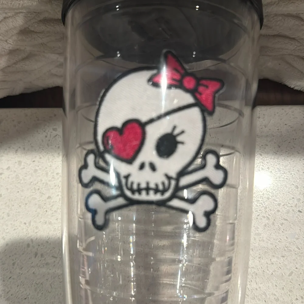 Tervis pirate skeleton bones with pink bow with black lid